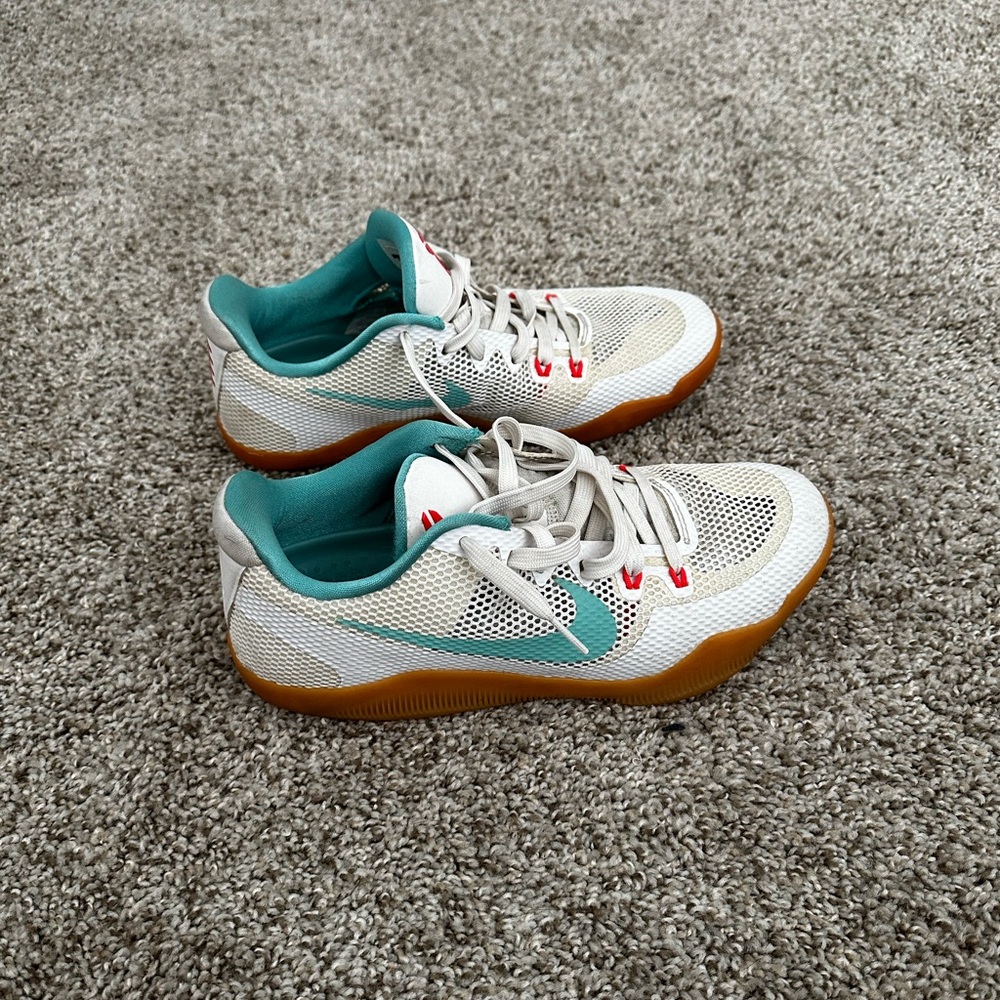 Summer Kobe 11 basketball shoes